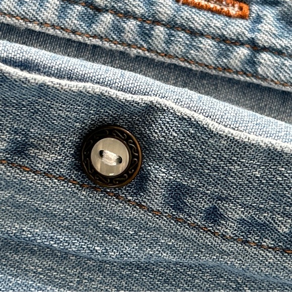 Hunt Club Denim Blue Button-Down Shirt - Picture 4 of 6